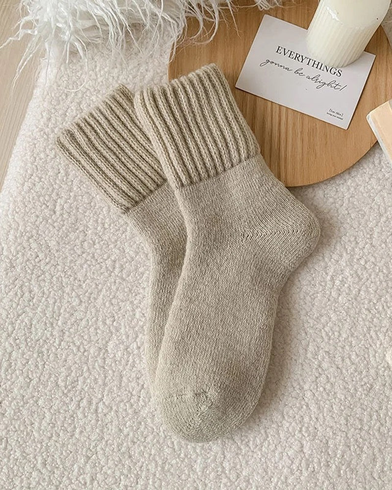 5-Pack Warm Thick Knit Soft Casual Mid-Tube Plush Socks