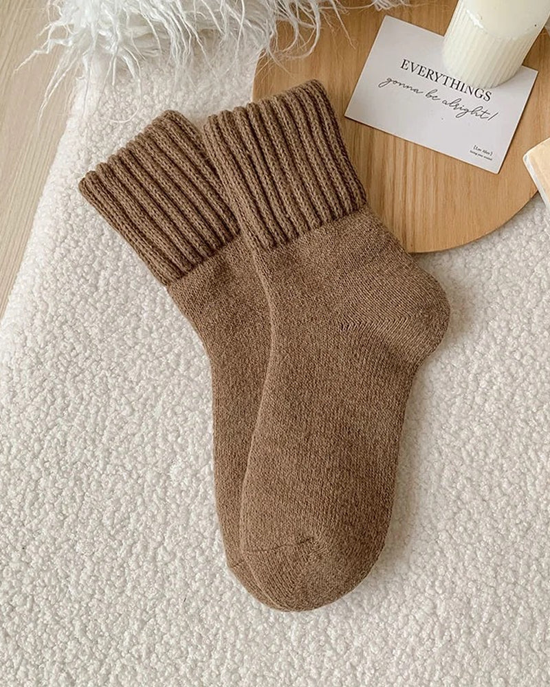 5-Pack Warm Thick Knit Soft Casual Mid-Tube Plush Socks